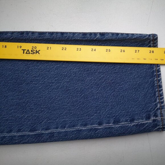 Levi's 501 Men's Size 30/30 Medium Wash Button Front Closure Blue Jeans - Picture 12 of 12